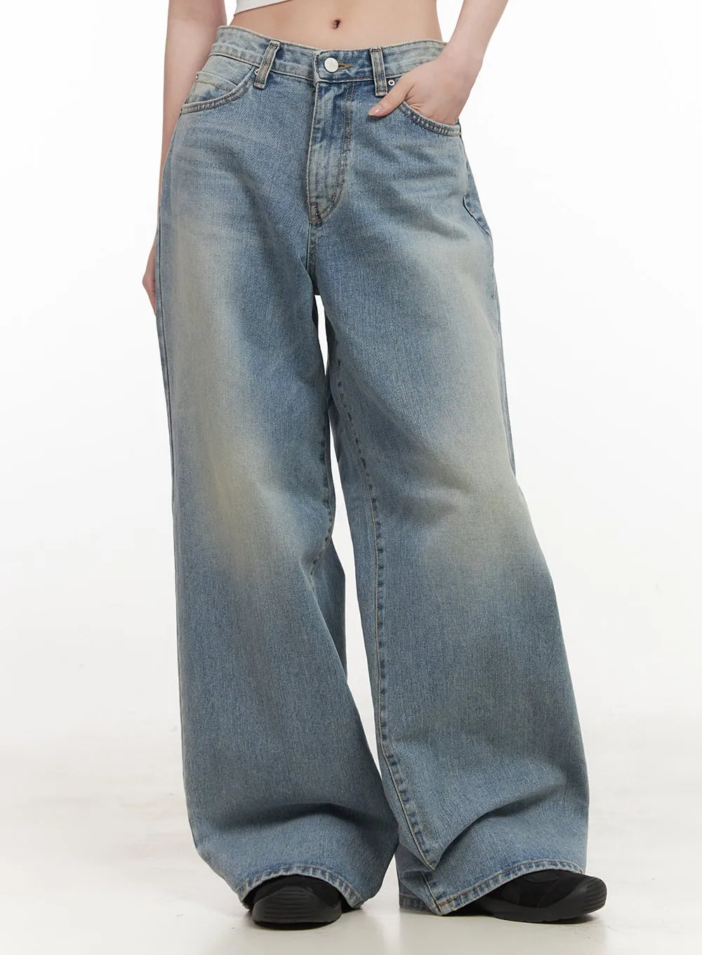 Anisa Wide-Leg Jeans CF513